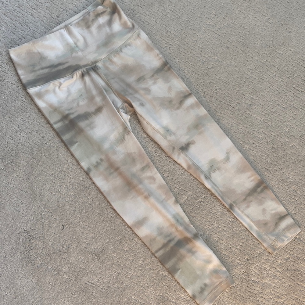 Calia by Carrie Underwood. Size medium. NWOT.